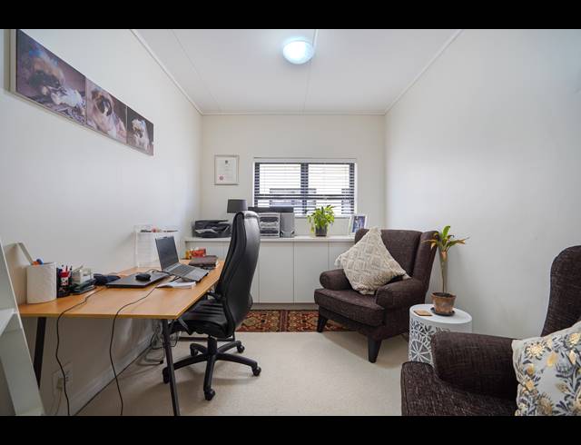 3 BEDROOM APARTMENT TO LET IN SANDOWN